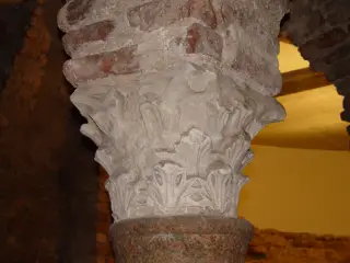 Capitello cripta - Chiesa Museo di San Giovanni a Asti