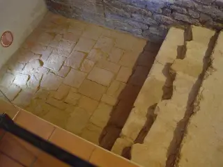 Livello pavimento più antico - Chiesa Museo di San Giovanni a Asti