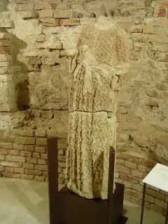 Statua San Giovanni Battista - Chiesa Museo di San Giovanni a Asti