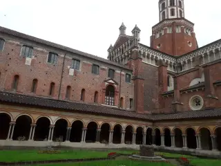 Chiostro - Abbazia di Sant'Andrea a Vercelli