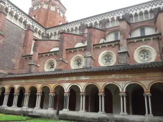 Chiostro - Abbazia di Sant'Andrea a Vercelli