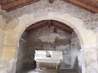 Interno - Chiesa Cimiteriale di Santa Maria Maddalena a MarentinoFrazione Avuglione
