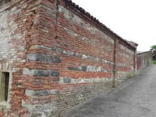 Fianco - Chiesa Cimiteriale di Santa Maria Maddalena a MarentinoFrazione Avuglione