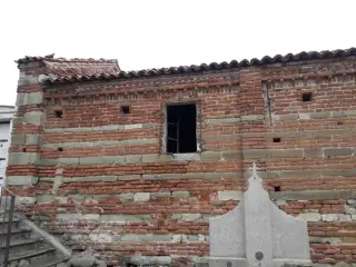 Fianco - Chiesa Cimiteriale di Santa Maria Maddalena a MarentinoFrazione Avuglione