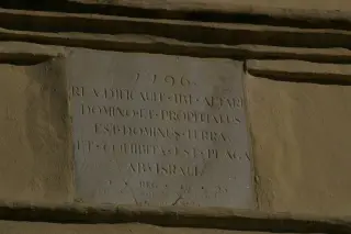 Lapide in facciata - Chiesa di Santa Maria di Aniceto a Corsione