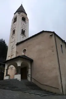 Facciata e campanile - Parrocchiale di San Pantaleone e San Valentino a Courmayeur