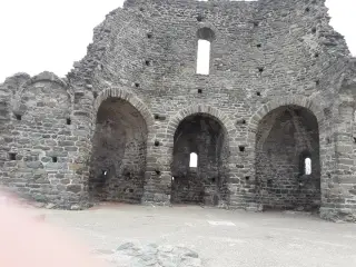 Interno delle 3 absidi - Resti del Sepolcro dei Monaci a Sant'Ambrogio di TorinoFrazione Sacra di San Michele