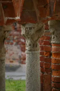 Capitello - Chiostro dei Canonici della Catterale a Ivrea