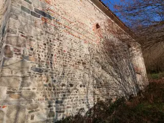 Fianco destro - Chiesa di San Giacomo in Carpeneto a Caravino