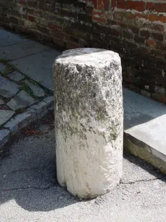 Colonna romana - Santuario dei Piloni o di San Giacomo a MontàFrazione Laione