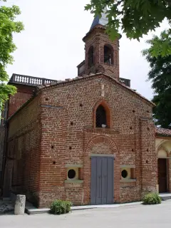 Facciata - Santuario dei Piloni o di San Giacomo a MontàFrazione Laione