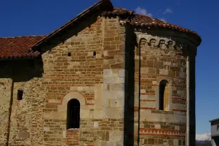 Fianco destro e abside - Chiesa Cimiteriale di San Martino a Montafia