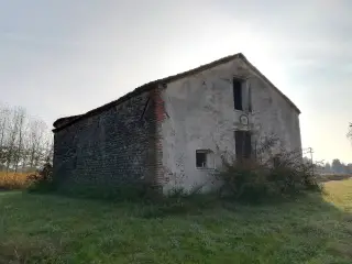 Fianco sinistro - Oratorio di Santa Maria di Lebbia a Carpignano Sesia