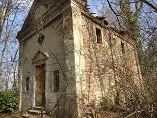 Facciata e fianco - Cappella di San Desiderio a Cinzano