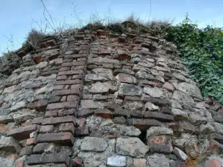 Abside - Ruderi della Pieve di San Lorenzo a Gattinara