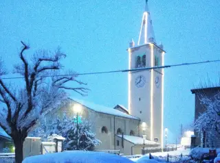 Chiesa sotto la neve - Parrocchiale di San Martino a PonteyFrazione Lassolaz
