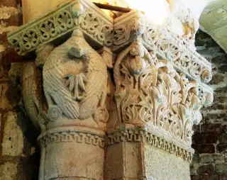 Capitello interno - Pieve o Chiesa Cimiteriale di San Lorenzo a Montiglio Monferrato
