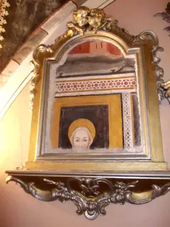 Volto di santa sulla parete di fondo - Parocchiale di San Quintino a MondovìFrazione San Quintino