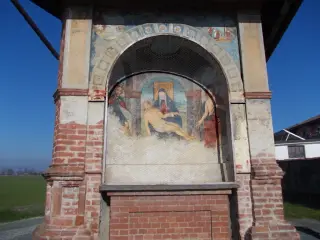 Cristo morto tra i Santi Sebastiano e  Rocco - Pilone di San Sebastiano e San Rocco a Ruffia