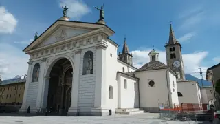 Facciata - Cattedrale di Notre-Dame o Santa Maria Assunta a Aosta