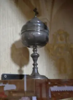 Particolare del reliquiario: calice - Parrocchiale di Santa Margherita a Bionaz