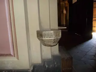 Acquasantiera chiafredus - Chiesa di Santa Maria Maddalena a Villafranca Piemonte