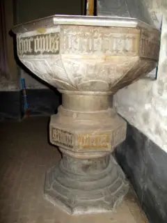 Battistero - hoc opus fecit fieri - Chiesa di Santa Maria Maddalena a Villafranca Piemonte