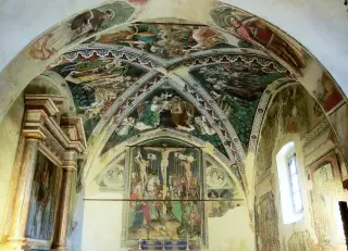 Crocifissione e affreschi - Chiesa di San Sebastiano a Pecetto Torinese
