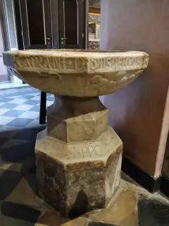 Fonte battesimale ora acquasantiera - Parrocchiale di Santa Maria Assunta a Bricherasio