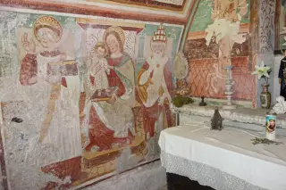 Madonna col Bambino tra San Bernardo e San Fabiano - Cappella di Sant'Antonio a Alto SermenzaFrazione Rimasco Borgo di Priami
