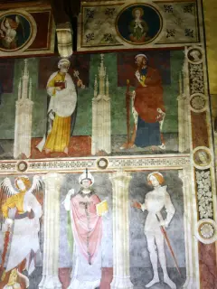 Affreschi con santi e apostoli - Cappella del Castello a Fénis