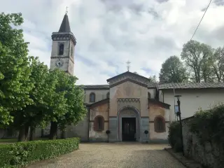 Facciata e campanile - Chiesa Parrocchiale di San Giovanni Battista a Campiglione Fenile