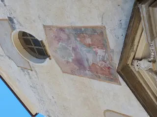 Resti di affresco in facciata - Chiesa e Convento di San Bernardino a Saluzzo