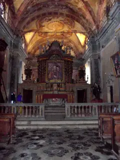 Interno - Chiesa della Santi Nomi di Gesù e Maria a Cavour