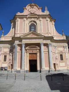 Facciata - Parrocchiale di Maria Vergine Assunta a Caraglio