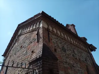 Fianco e abside - Cappella di San Sebastiano a Pianezza