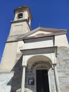 Facciata e campanile - Chiesa di San Leonardo a NebbiunoFrazione Tapigliano