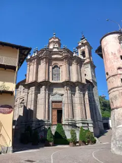 Facciata - Parrocchiale di Maria vergine Assunta a Venasca