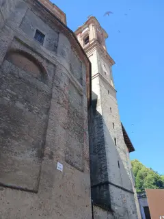 Fianco e campanile - Parrocchiale di Maria vergine Assunta a Venasca