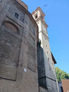 Fianco e campanile - Parrocchiale di Maria vergine Assunta a Venasca