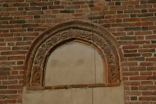 Ghiera gotica in cotto - Parrocchiale di San Pietro in Vincoli a Rivalba