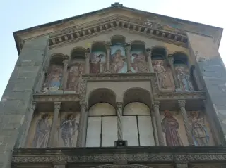 Facciata neogotica - Chiesa di San Genesio a Castagneto PoFrazione San Genesio