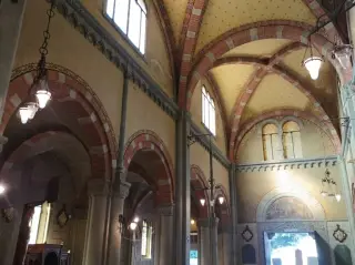 Interno neogotico - Chiesa di San Genesio a Castagneto PoFrazione San Genesio