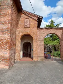 Fianco destro - Chiesa o Abbazia o Convento di San Maurizio a ConzanoFrazione San Maurizio