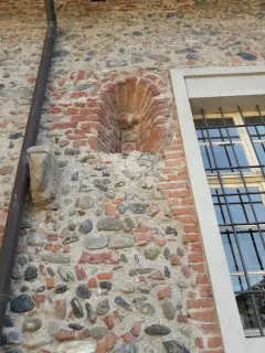 Resti monofora fianco sinistro - Parrocchiale di Santa Maria di Pulcherada a San Mauro Torinese