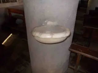 Acquasantiera - Cappella di San Giuliano a SaviglianoFrazione San Giuliano