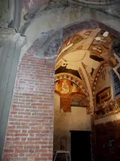 Affreschi alla base dal campanile - Collegiata di Sant'Andrea a Savigliano