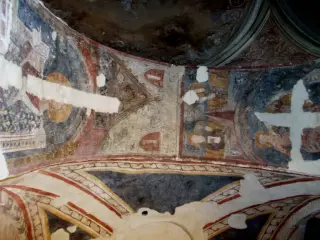 Affreschi del sottarco alla base dal campanile - Collegiata di Sant'Andrea a Savigliano