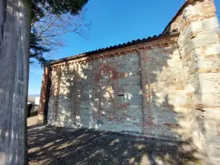 Fianco destro - Chiesa dei Santi Fabiano e Sebastiano a Montiglio MonferratoFrazione Scandeluzza