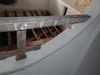 Trave con stemma dei Provana - Cappella di San Giuliano a Druento